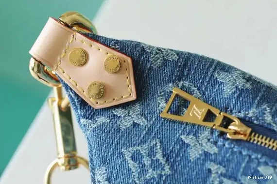 LOUIS VUITTON Rise High 0502